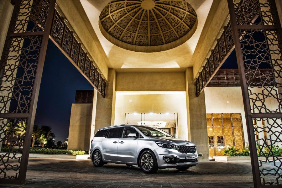 Kia Grand Carnival 2014 года  (фото 18 из 24)
